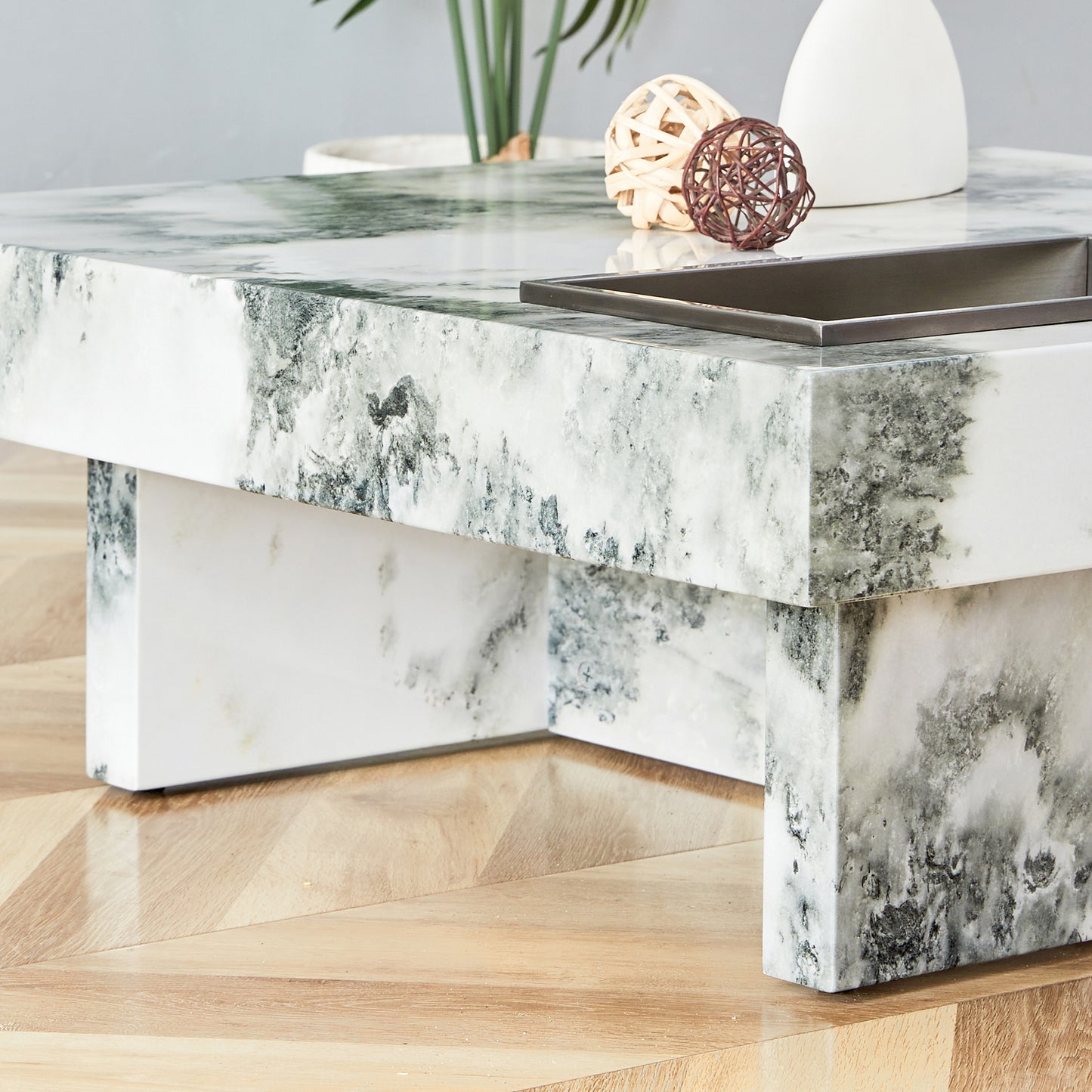 marble coffee table, white/black pattern