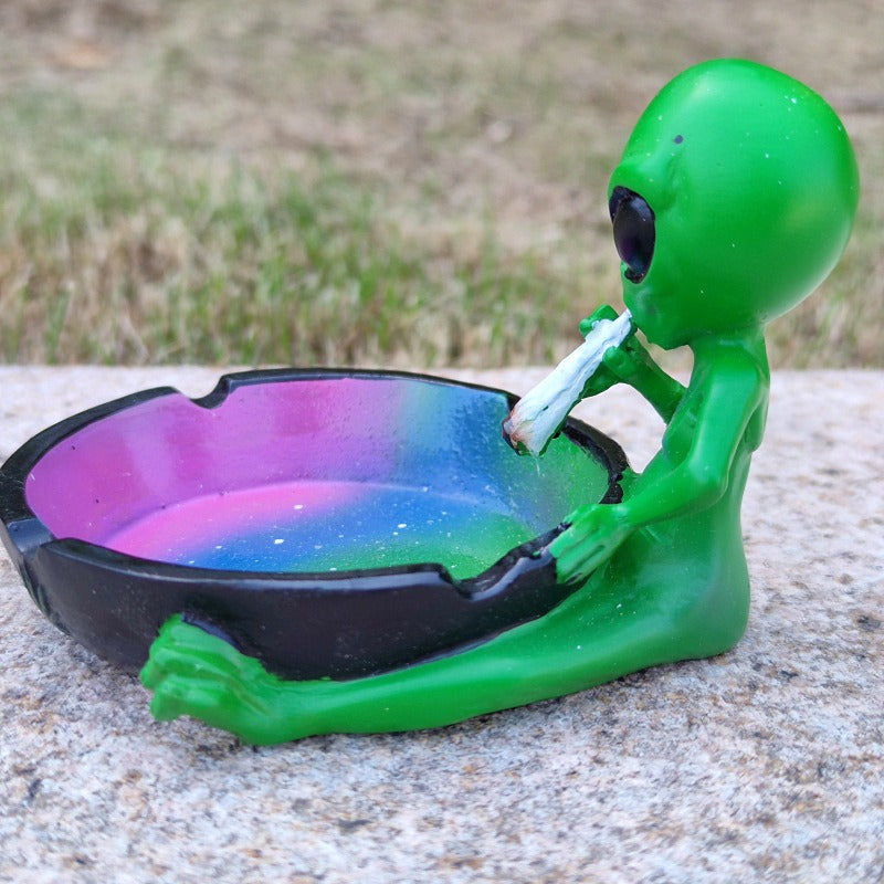 alien astronaut ashtray