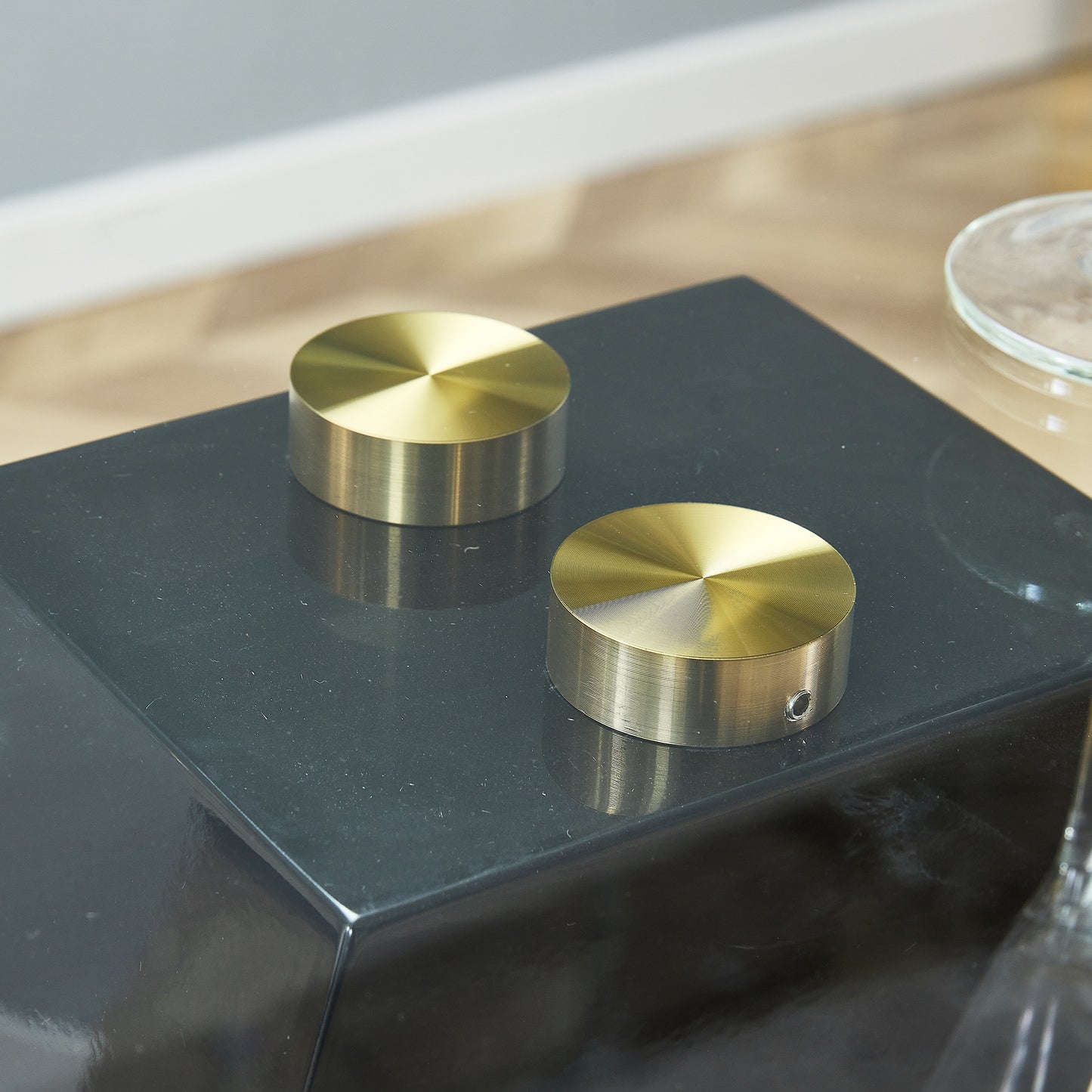 moxy dining table