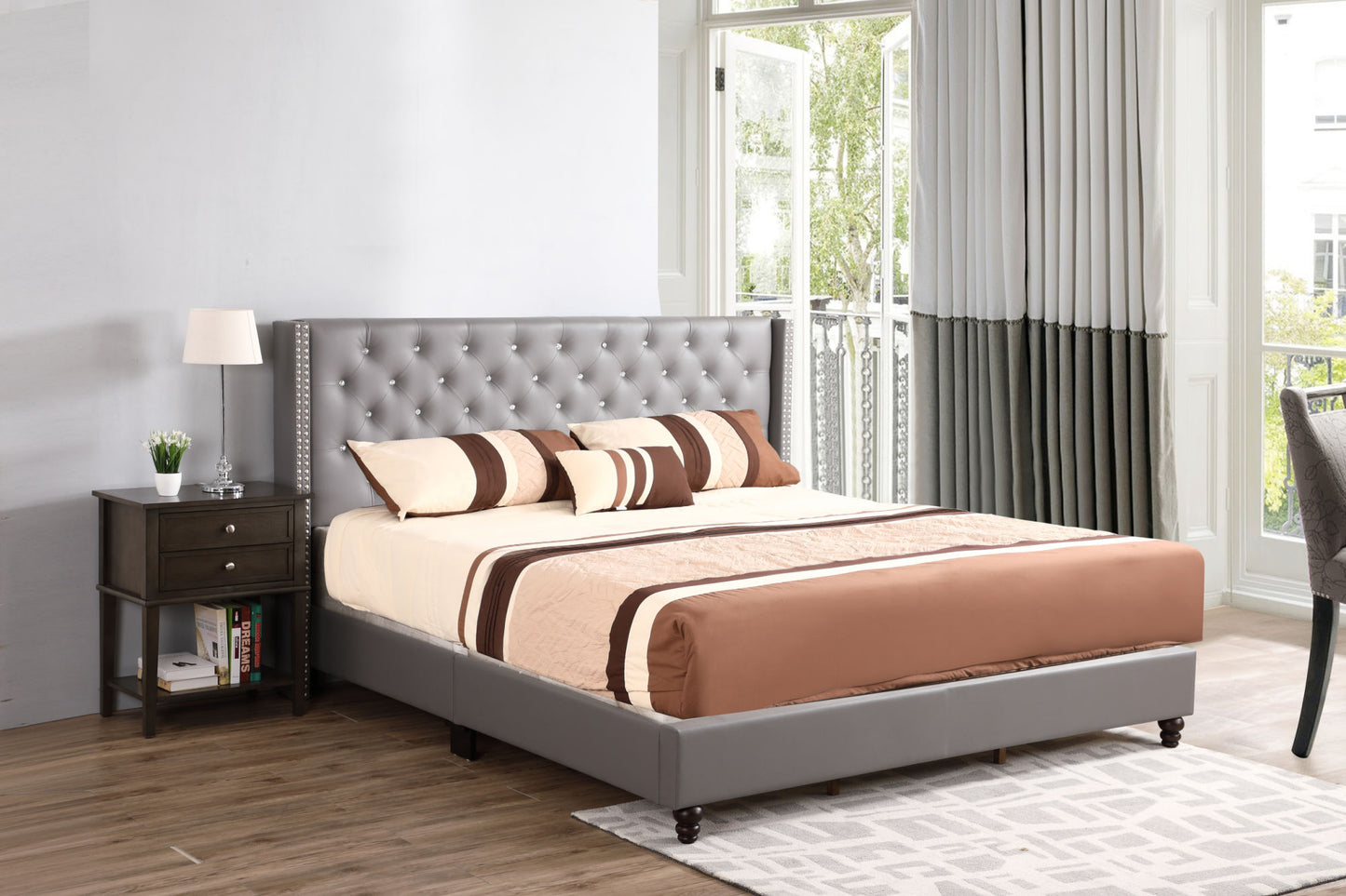 julie king upholstered bed