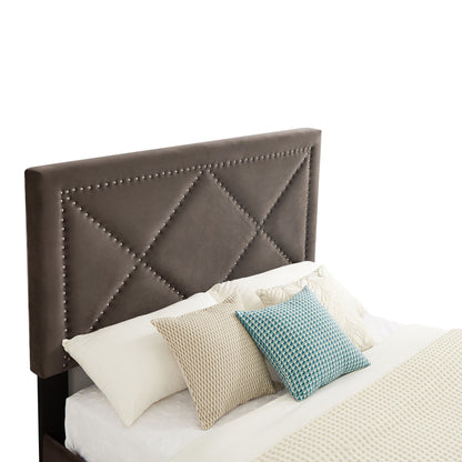 B109 Queen bed with two nightstands, + metal legs with Electroplate