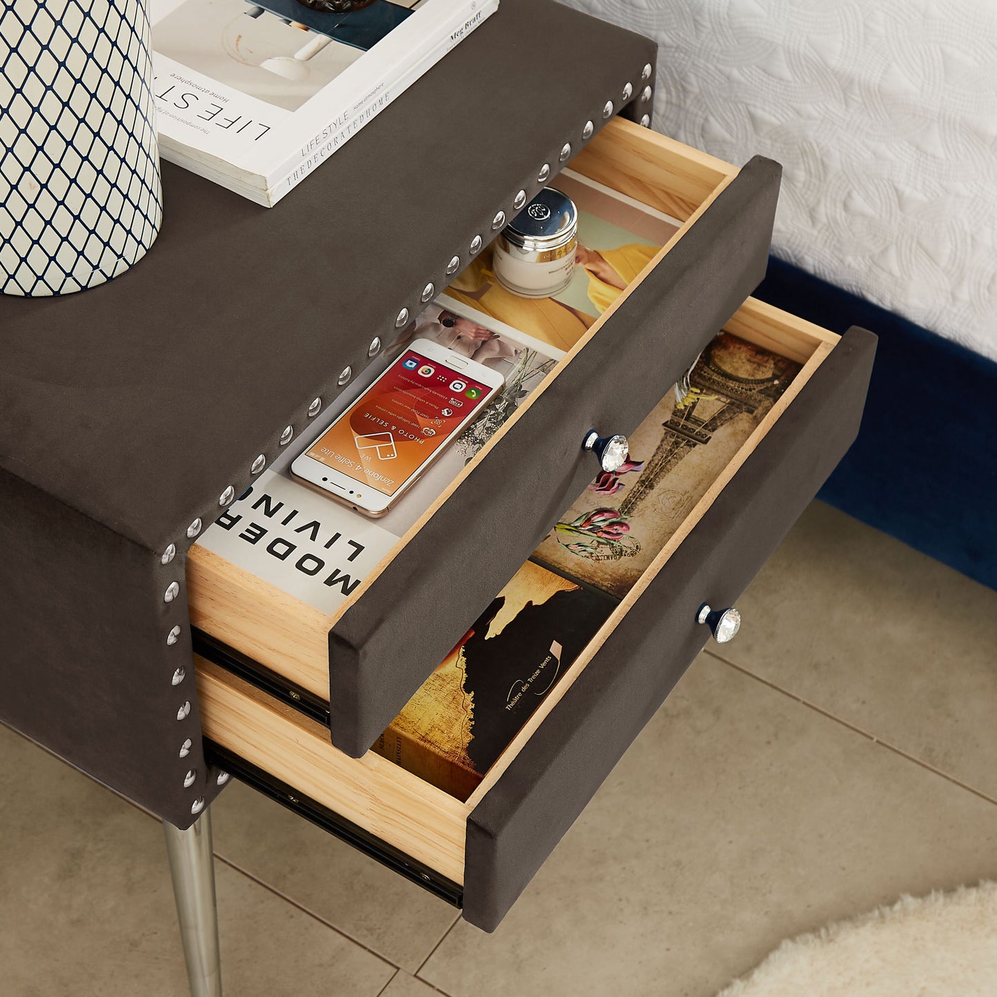 b109 queen bed with two nightstands, + metal legs with electroplate