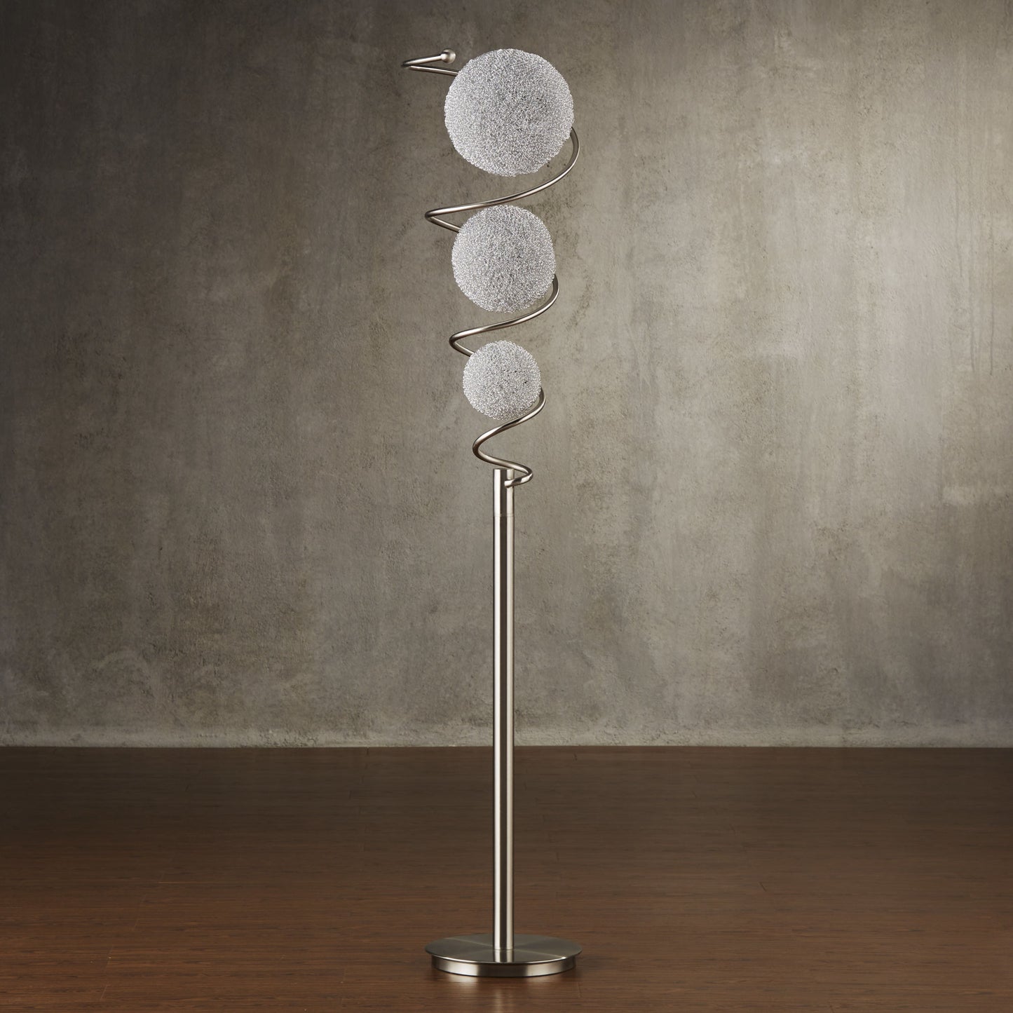 luxurious 3 wire-wrapped balls lamp