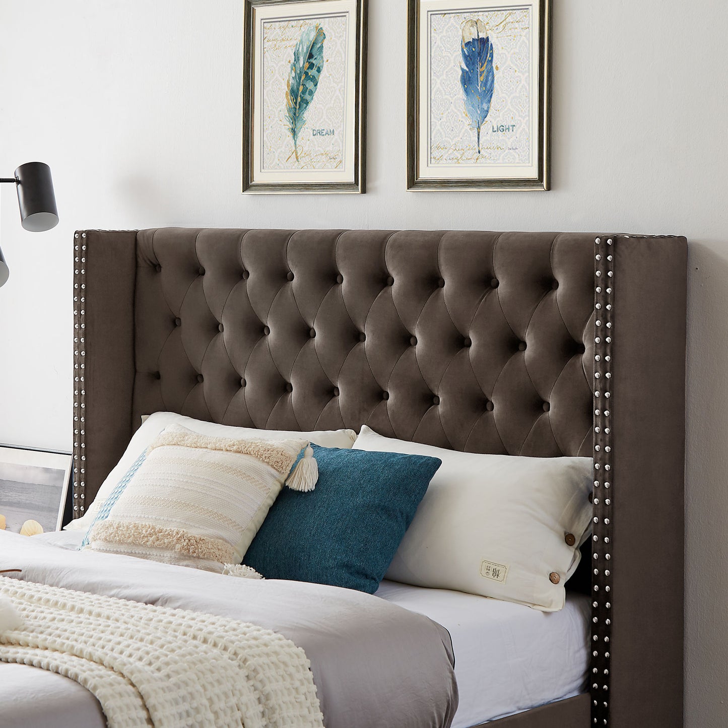 jamie queen bed with one nightstand