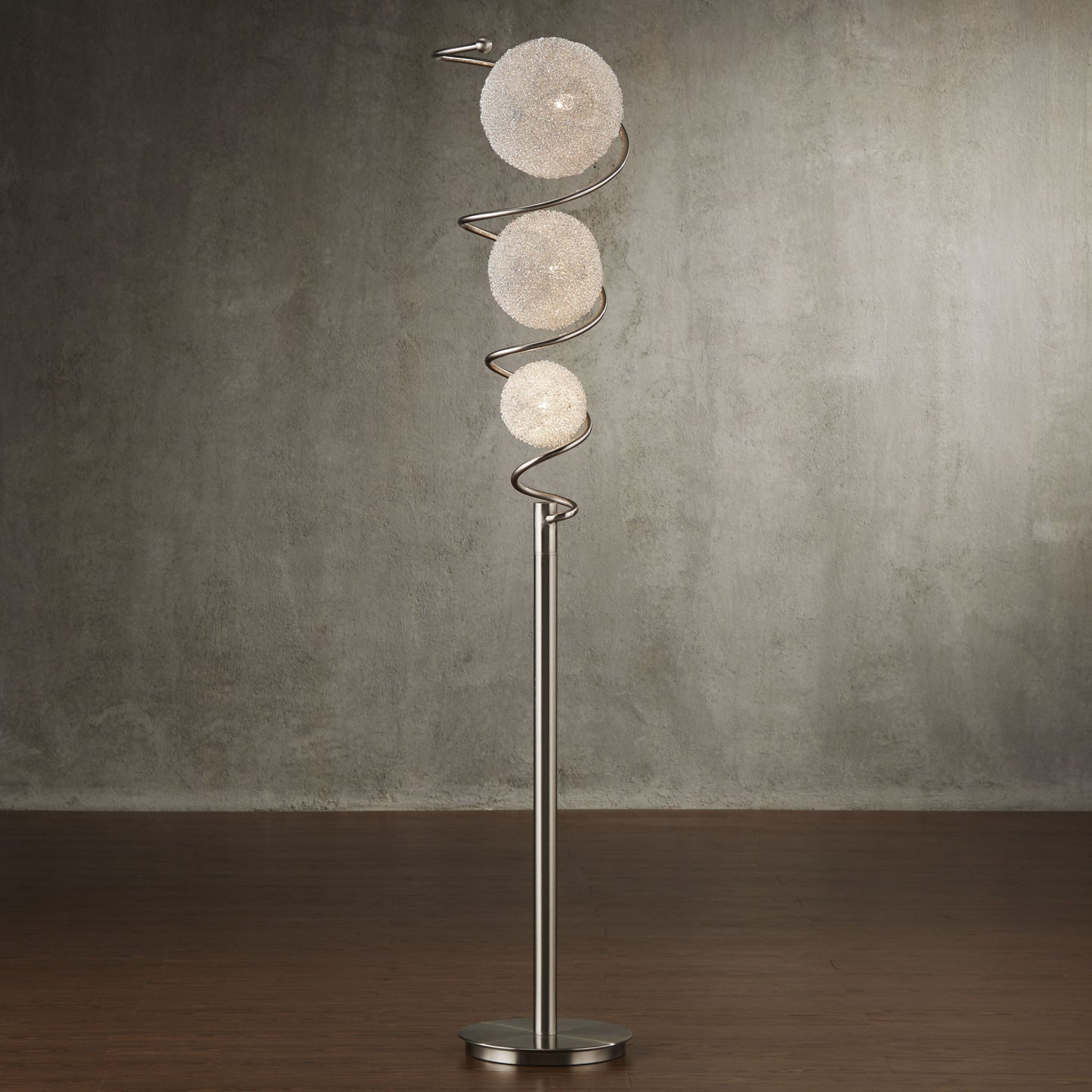 luxurious 3 wire-wrapped balls lamp